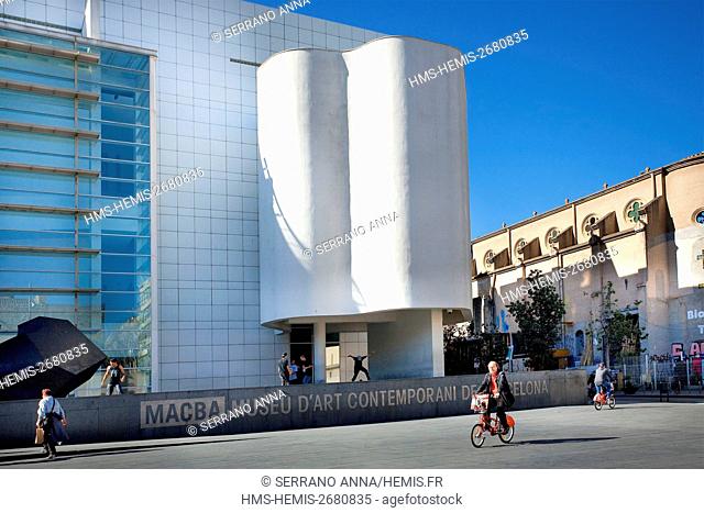 Spain, Catalonia, Barcelona, Raval district, MACBA. Museu d'Art Contmeporani de Barcelona, white, architecture, modern, contemporary, Museum, bike