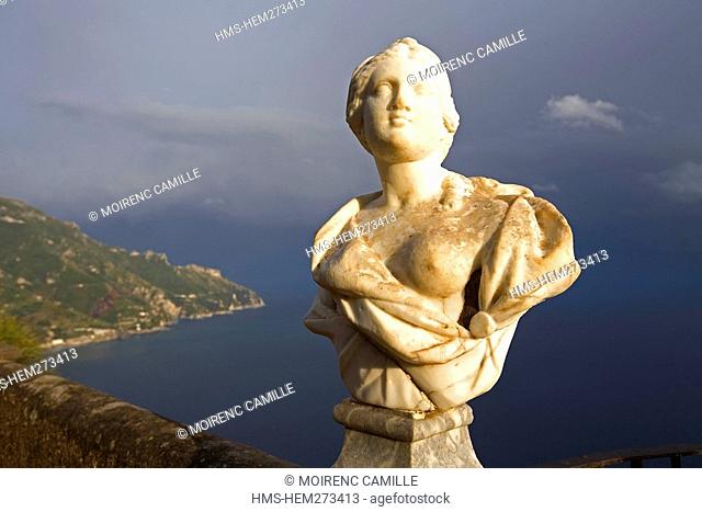 Italy, Campania, Amalfi Coast, listed as World Heritage by UNESCO, Ravello, Villa Cimbrone Garden, Terrazza dell'Infinito also called Belvedere dell'Infinito