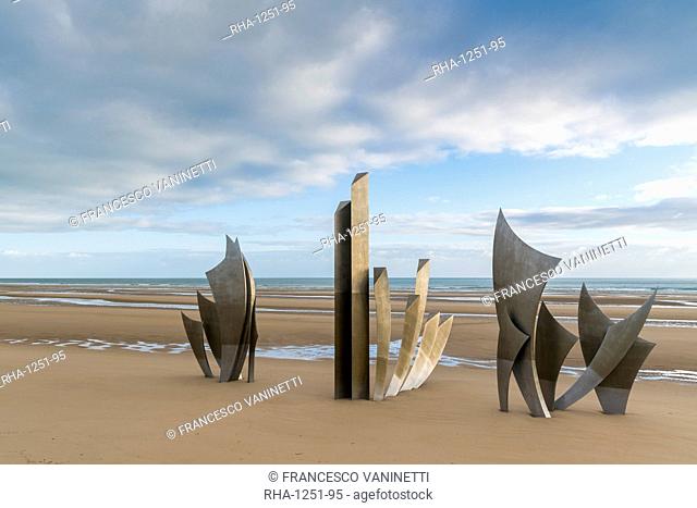 The Braves sculpture on the shore of Omaha Beach, Saint-Laurent-sur-Mer, Normandy, France, Europe