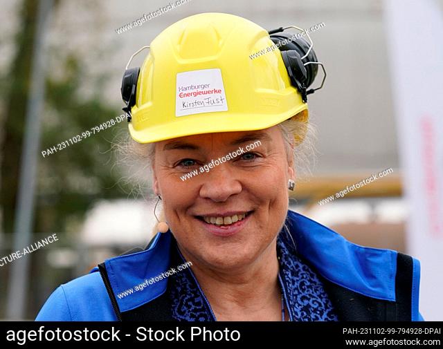 02 November 2023, Hamburg: Kirsten Fust, Technical Managing Director of Hamburger Energiewerke GmbH, stands at the drill shaft after the naming ceremony of the...
