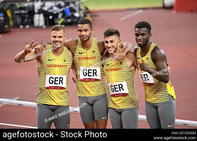from left: Julian REUS (GER), Joshua HARTMANN (GER), Deniz ALMAS (GER), Lucas ANSAH-PEPRAH (GER), pose for a team photo, athletics, final 4x 100m relay of men