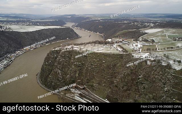 09 February 2021, Rhineland-Palatinate, St. Goarshausen: Snow lies on the Loreley rock plateau on the Rhine (photo taken by drone)