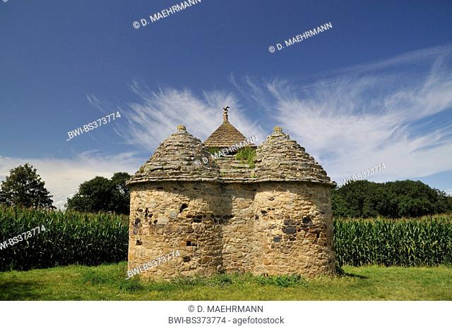 the dovecote Vaujoyeux, France, Brittany, Planguenoual