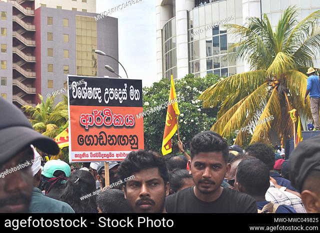 Colombo, Sri Lanka. 7th July 2022. Thousands of protesters stormed the Sri Lankan president's official residence, president's secretariat