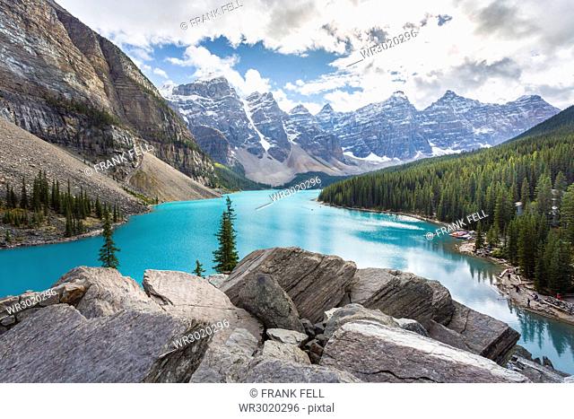Moraine Lake and the Valley of the Ten Peaks, Banff National Park, UNESCO World Heritage Site, Canadian Rockies, Alberta, Canada, North America