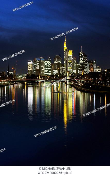 Germany, Hesse, Frankfurt am Main, financial district, Ignatz-Bubis-Bridge, skyline at night