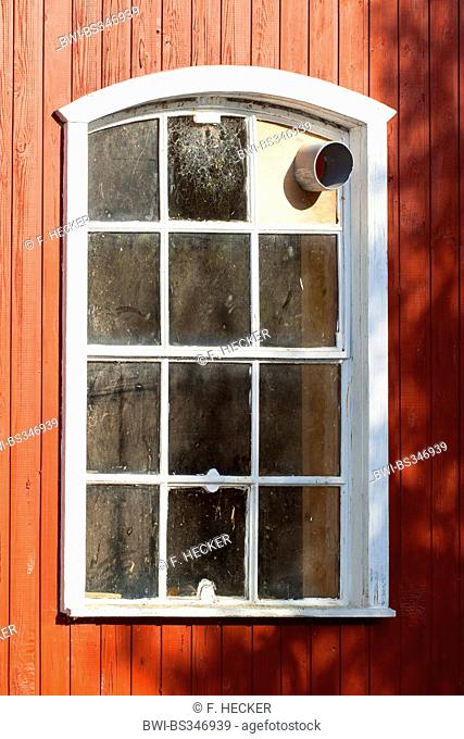 in a window built-in tube, pipe as an opening to the inside of a shed, hollow cavities as a hiding place, access for animals, Germany