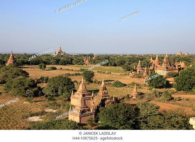Myanmar, Birma, Burma, Bagan, pagoda landscape with the Ananda Temple in the background