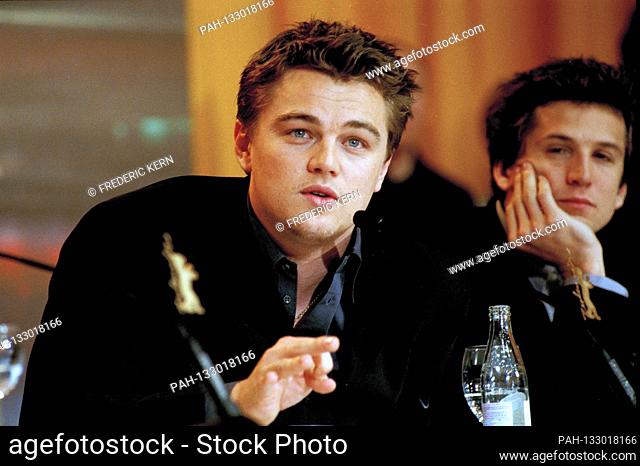 Leonardo DiCaprio and Guillaume Canet at the press conference for 'The Beach' at the Berlinale 2000/50th Berlin International Film Festival at the Berlinale...