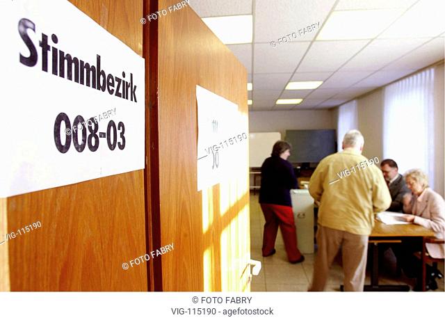 Parliamentary elections 2005: polling station. - ETTLINGEN, BADEN WUERTTEMBERG, GERMANY, 18/09/2005