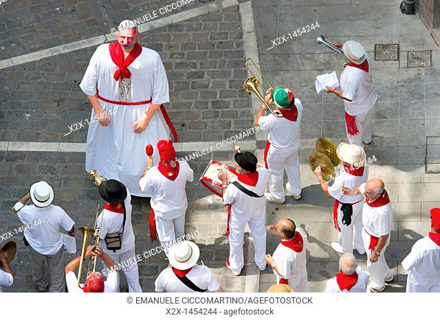 Street music band parade, San Fermin street-partying, Pamplona, Navarra Navarre, Spain, Europe