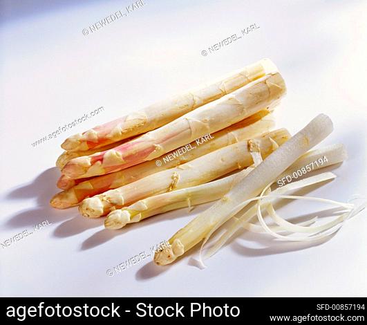 White asparagus spears