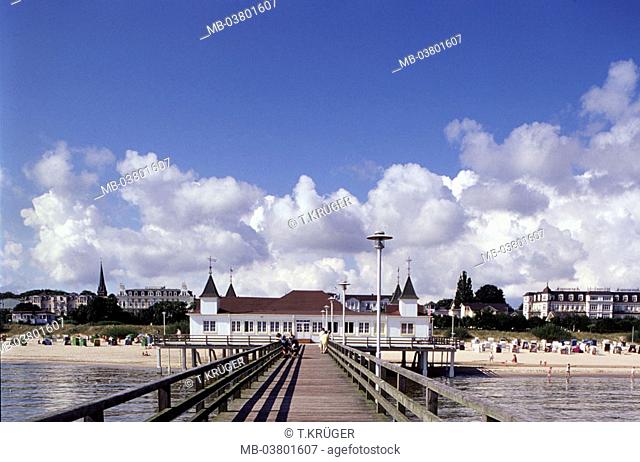 Germany, Mecklenburg-Western Pomerania,  Baltic sea, island Usedom, Ahlbeck,  Seebrücke, beach, tourists  Ostvorpommern, Baltic sea island, north-east coast