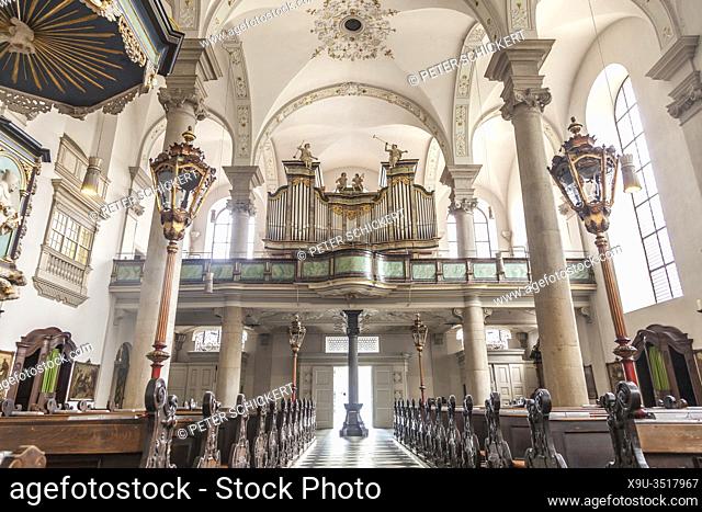 Innenraum mit Kirchenorgel der katholischen Kirche St. Maximilian, Maxkirche, Landeshauptstadt Duesseldorf, Nordrhein-Westfalen, Deutschland, Europa | St