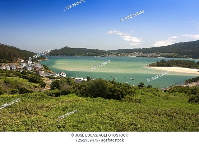 Village and estuary, O Porto do Barqueiro, Manon, La Coruna province, Region of Galicia, Spain, Europe
