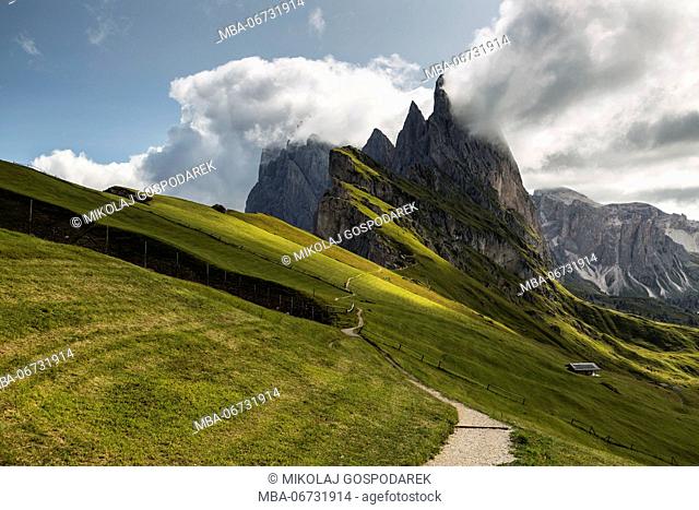 Europe, Italy, Alps, Dolomites, Mountains, South Tyrol, Val Gardena, Geislergruppe / Gruppo delle Odle, View from Seceda
