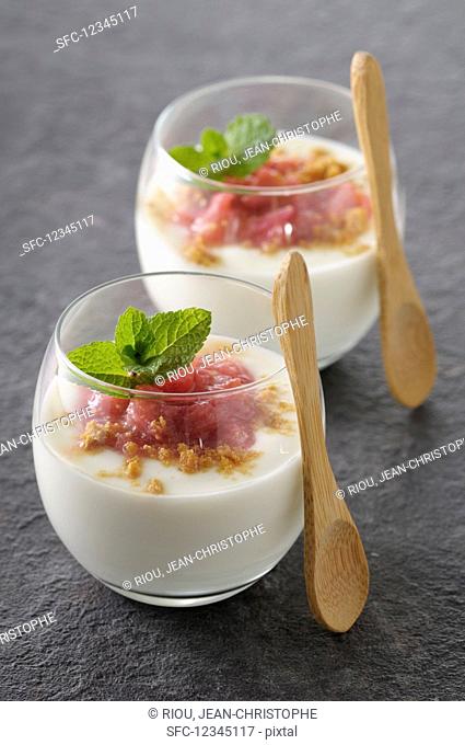 Cream cheese dessert with rhubarb and pear compote