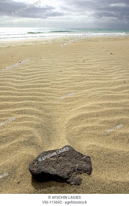 Structures in the sand at Costa Calma on Fuerteventura. - FUERTEVENTURA, SPANIEN, 01/01/2005