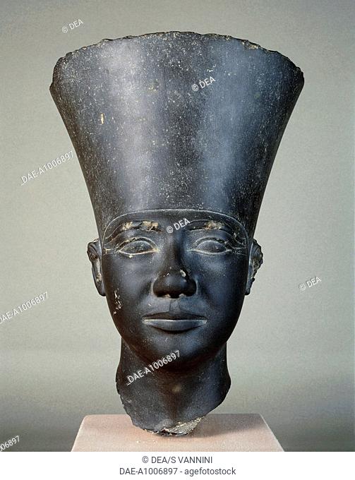 Egyptian civilization, Old Kingdom, 5th Dynasty, Kingdom of Userkaf. Schist head of Userkaf, height 45 cm. From Abusir, Solar temple of Userkaf