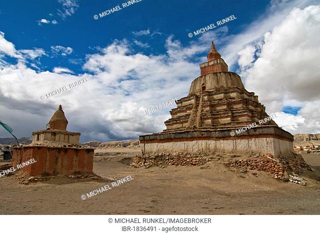 Stupa in the region of the ancient kingdom of Guge, Western Tibet, Tibet, Asia