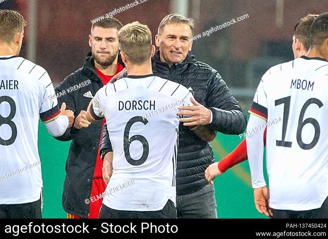 coach Stefan KUNTZ (right, GER) is happy with Niklas DORSCH (GER) after the end of the game about the qualification for the European Championship