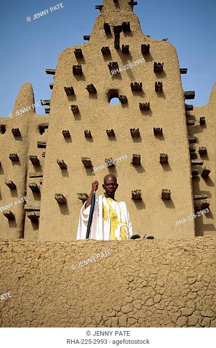 Portrait of man outside the Great Mosque, the largest dried earth building in the world, UNESCO World Heritage Site, Djenne, Mali, Africa