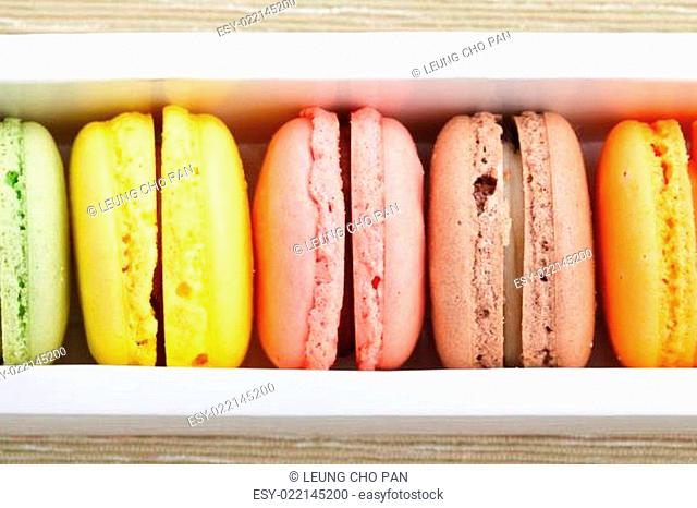 macaroons in box