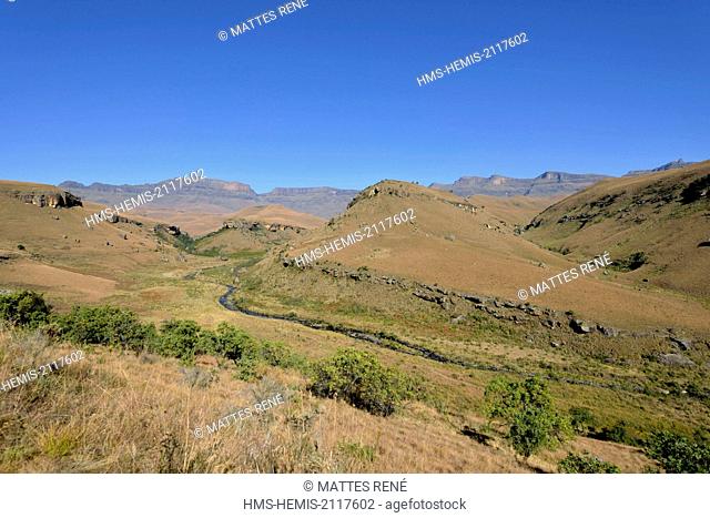 South Africa, Kwazulu Natal, Drakensberg mountains, uKhahlamba Park, listed as World Heritage by UNESCO, Giant's Castle Valley, Giant's Castle moutain (3315 m)