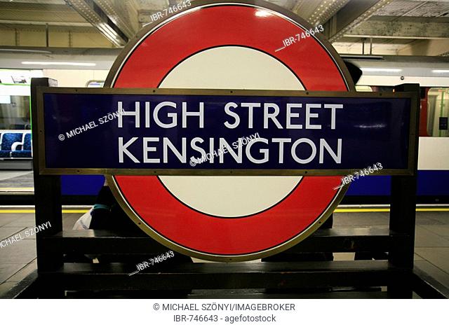 High Street Kensington tube station (Circle Line), underground logo, London, England, UK