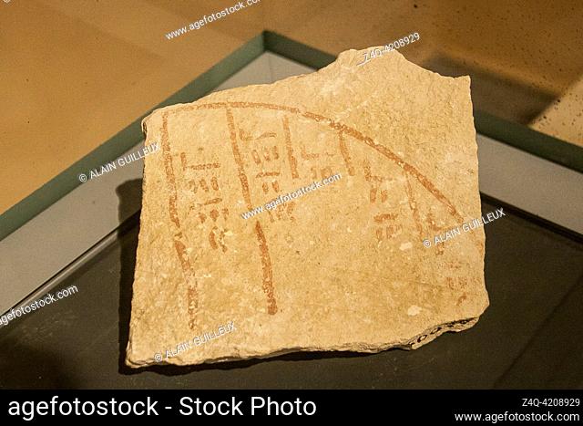 Egypt, Saqqara, Imhotep Museum (previously in Cairo Museum), sketch and calculation of a vault, on an ostracon. Old Kingdom, found near Djoser complex