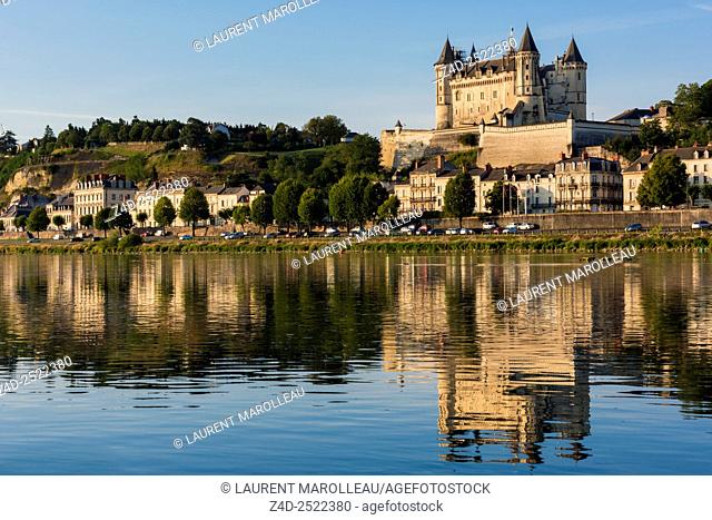 Saumur Castle along the Loire River at Sunrise. Saumur, Maine et Loire, Pays de la Loire Region, Loire Valley, France, Europe