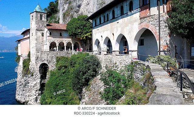 Hermitage of Santa Caterina del Sasso Ballaro, Roman Catholic monastery, colonnade, Lago Maggiore, Leggiuno, Province of Varese, Lombardy, Italy