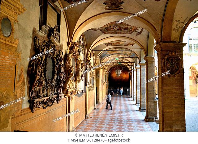Italy, Emilia Romagna, Bologna, Historical center, Piazza Galvani, palace Archiginnasio architect Antonio Morandi said he Terribilia dating from the 16th...