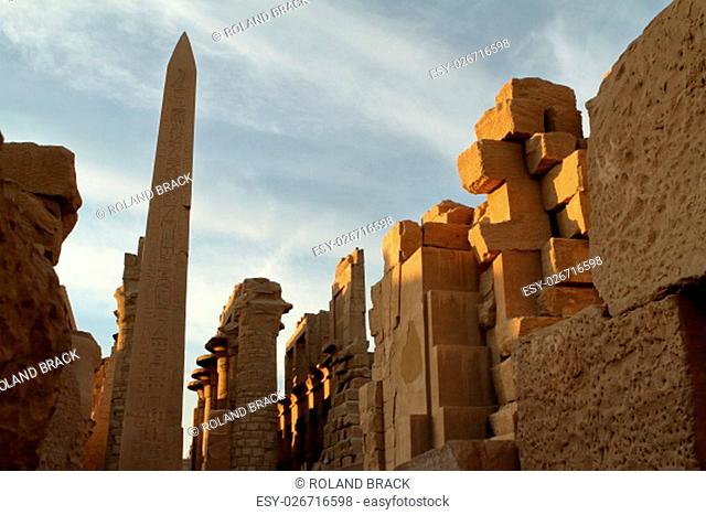the temple of karnak in egypt