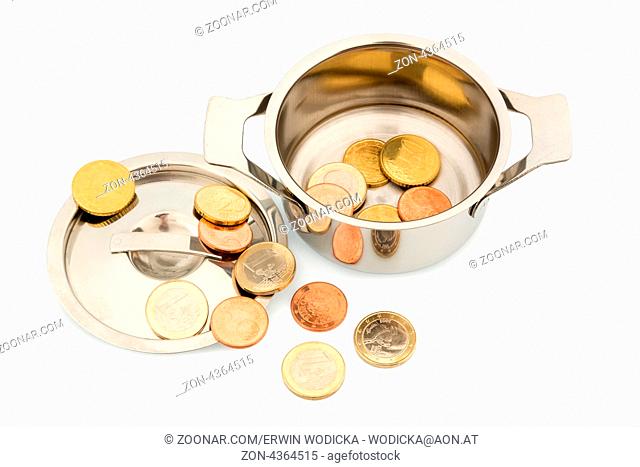 Ein Kochtopf mit wenigen Euromünzen, Symbolfoto für Staatschulden und Finanzkrise