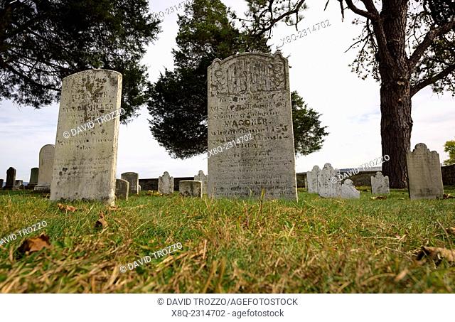 Grave stones Mumma Cemetery, Antietam National Battlefield, Sharpsburg, Maryland, USA