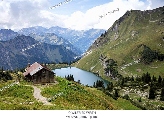 Germany, Bavaria, Allgaeu Alps, Nebelhorn and Lake Seealpsee
