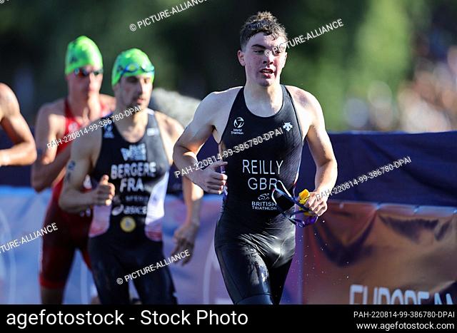 14 August 2022, Bavaria, Munich: European Championships, Triathlon, Relay, Mixed, at the Olympic Park. Hamish Reilly from Great Britain in action Photo:...