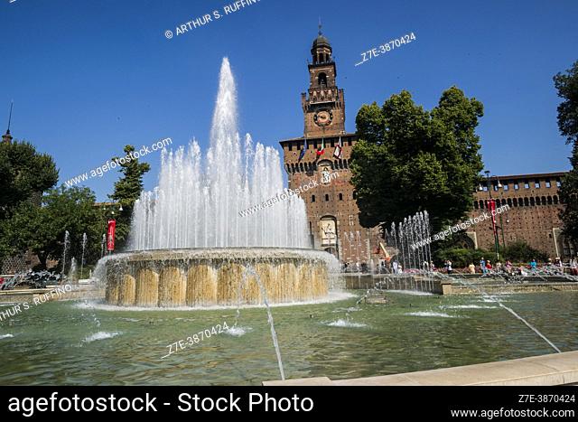 Piazza Castello Fountain (Fontana di Piazza Castello), fountain adjacent Largo Cairoli. Milan, Lombardy, Italy, Europe