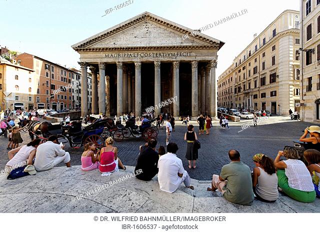 Piazza della Rotonda square with the Pantheon, Rome, Lazio, Italy, Europe