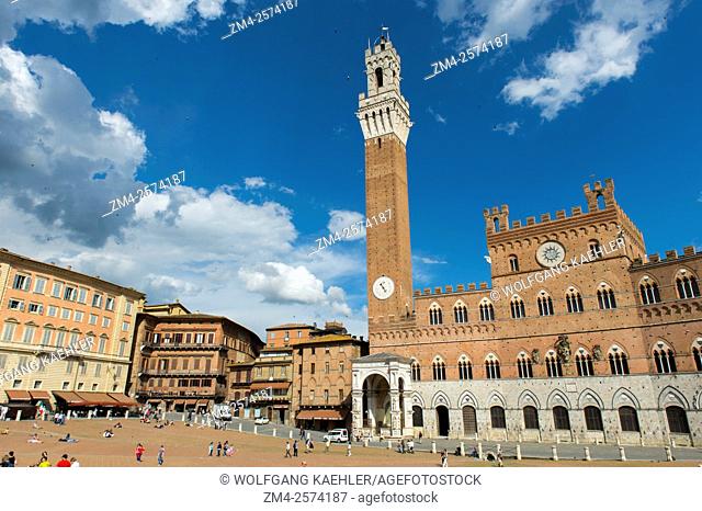 The Mangia Tower (Torre del Mangia), built in 1338-1348, on the Piazza del Campo in Siena, Tuscany region of Italy