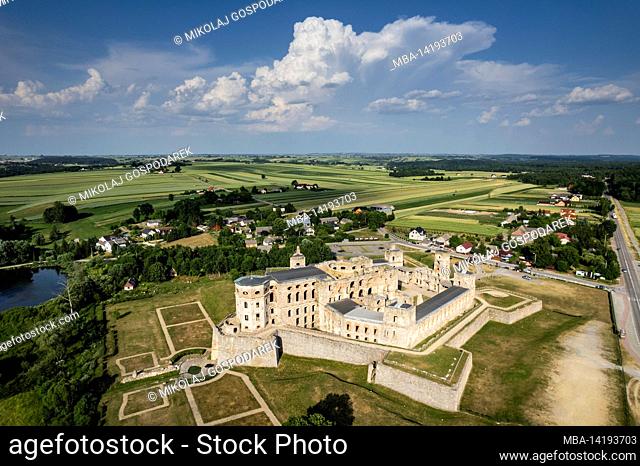 Europe, Poland, Swietokrzyskie, Ujazd, Ruins of the Krzyztopor palace