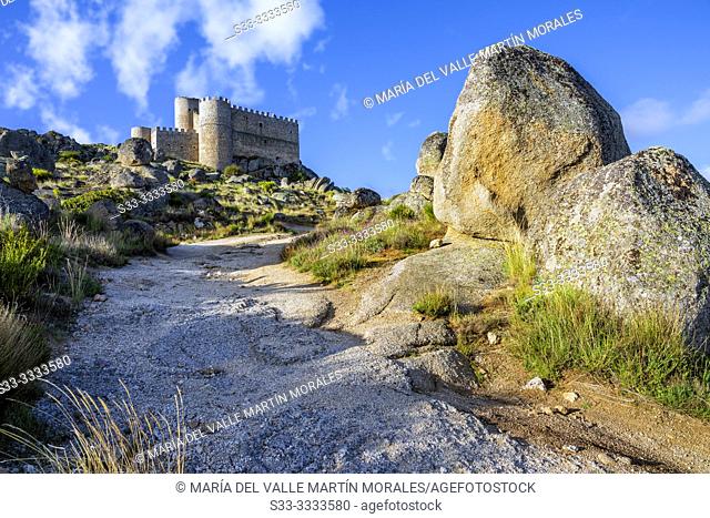 Path to Manqueospese medieval castle at Sierra Paramera in Sotalvo. Avila. Spain. Europe