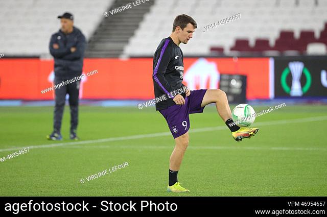 Anderlecht's Benito Raman pictured in action during a training session of Belgian soccer team RSC Anderlecht, Wednesday 12 October 2022 in London