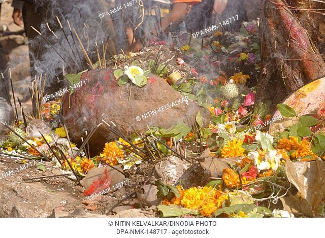 Stone worshiped as shivlingam ; Mandapeshwar caves ; Borivali ; Bombay now Mumbai ; Maharashtra ; India