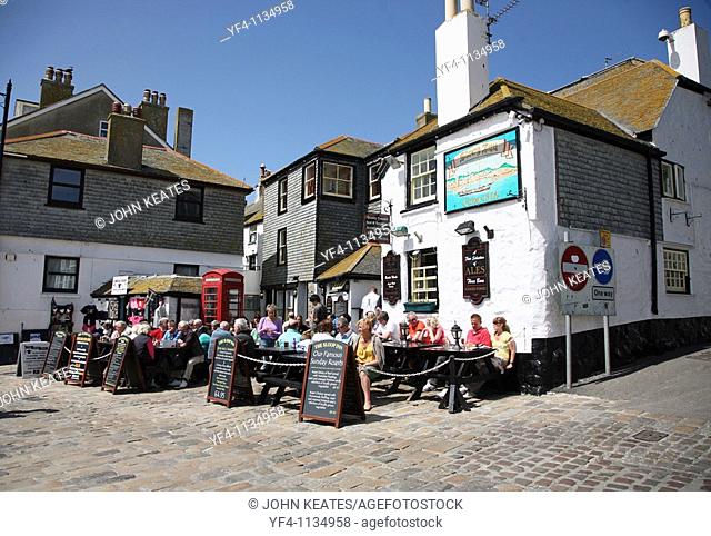 The Sloop Inn pub on the sea front at St  Ives, Cornwall, England