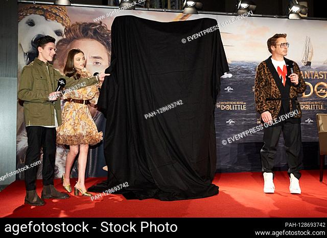 Harry Collett, Carmel Laniado and Robert Downey jr. at the photocall on the occasion of the press conference for the film launch of ""Dolittle (The Fantastic...