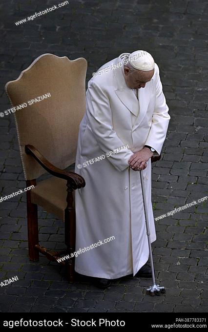 Pope Francis prayer ceremony during the traditionnal visit to the statue of Mary on the day of the celebration of the Immaculate Conception et Piazza di Spagna...