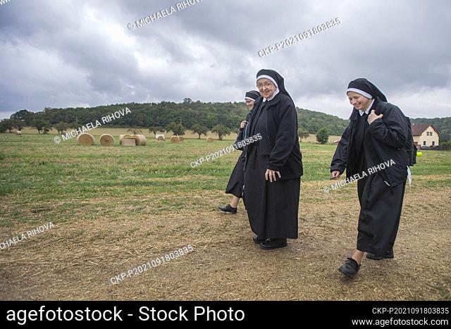 The National pilgrimage marking the 1100th death anniversary of Saint Ludmila of Bohemia today continued with a mass celebrated in a field on the edge of the...