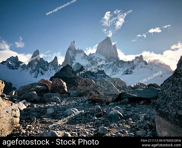 12 November 2021, Argentina, El Chalten: View of the mountain Fitz Roy seen from a hiking trail in the nature park ""Los Glaciares"" (The Glaciers)